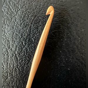 Handmade Wooden Crochet Hook size E - vintage